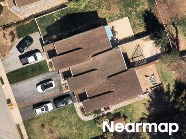 N Sterling St