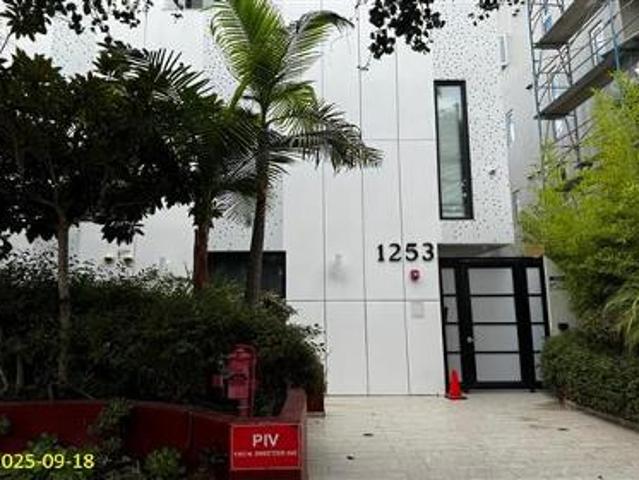 N Sweetzer Ave # 3