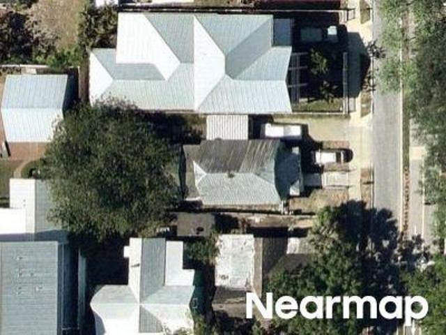 N Safford Ave