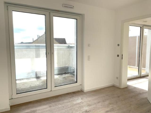 N Schweinau: Erstbezug! Exklusive 2 Zi Whg. 5.OG mit EBK, Dachterrasse, Balkon, Aufzug + TG SP