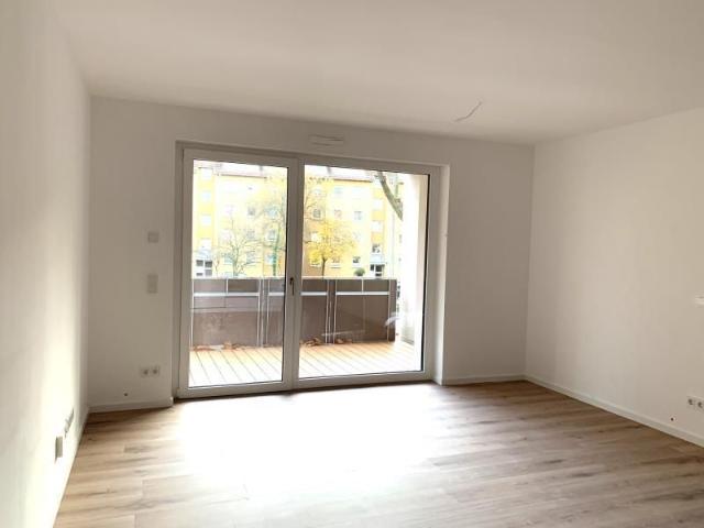 N Schweinau: Erstbezug! Modern und attraktiv 3 Zi Whg 1.OG mit EBK, Balkon, Aufzug + TG SP