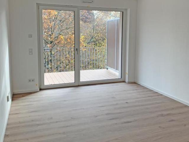 N Schweinau: Erstbezug! Modern und kompakt 1 Zi Whg. 4.OG mit EBK, Balkon, Aufzug
