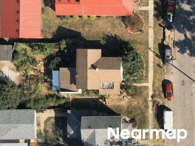N Seffner Ave