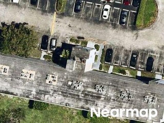 N Sherman Cir Apt 204
