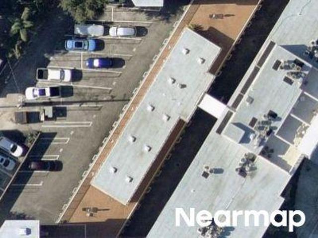 N Shore Dr NE