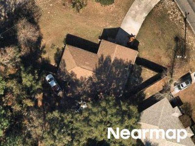 N Travis Dr