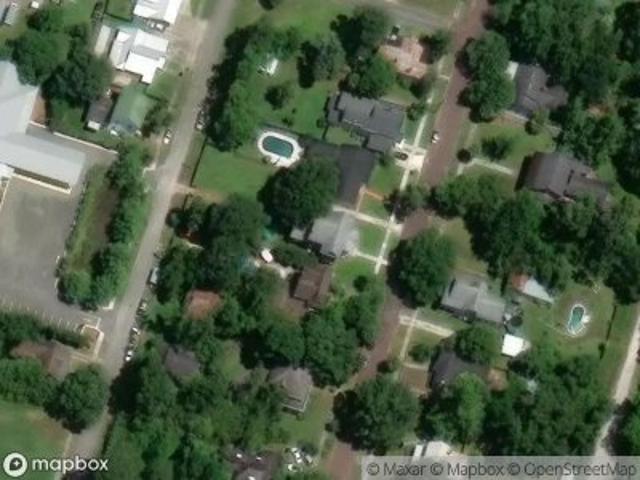 N Walnut St