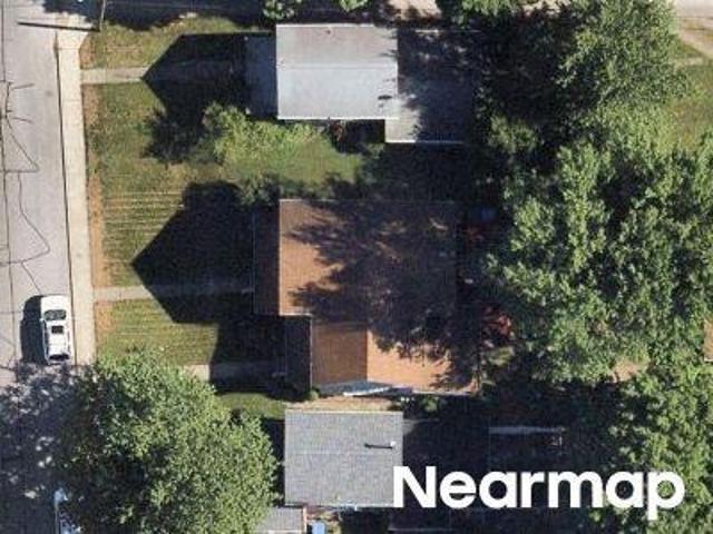 N Walnut St