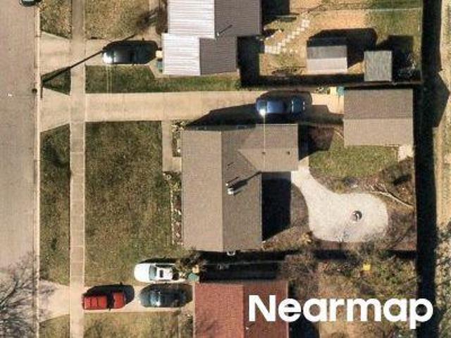 N Walnut St