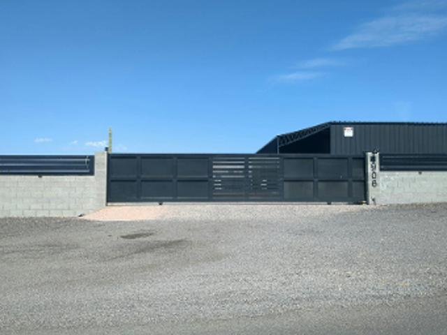 N Warner Dr