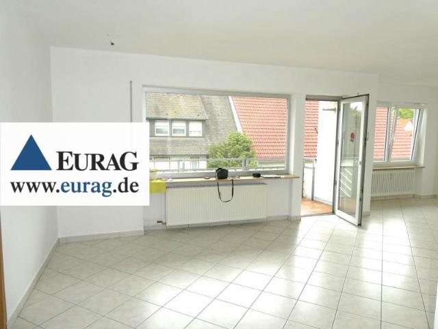 N Werderau: Schöne 3 Zi Whg. im 1.OG eines 3 FH, großer Balkon, Blick ins Grüne, Garage, 2 Keller