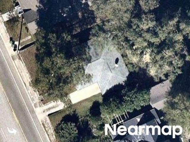 N White St