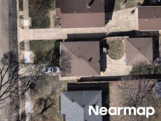 N Williams St N