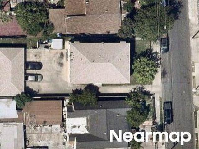 N Willow Ave