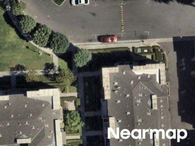 N Willowbrook Ave