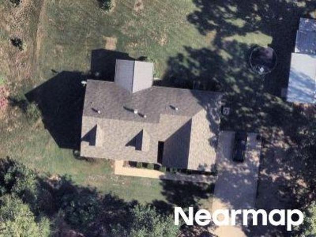 N Woodland Dr