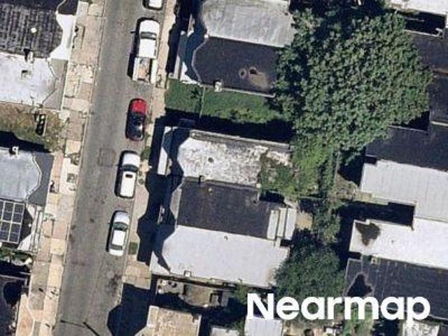 N Yewdall St