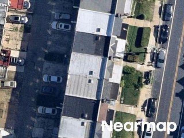 N 17th St