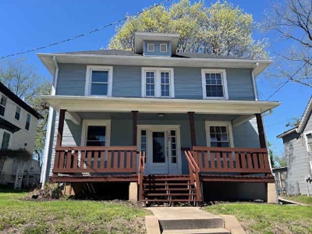 N 17th St