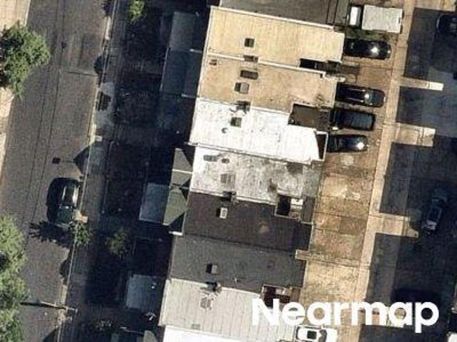N 17th St