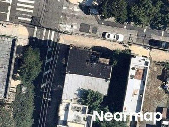 N 17th St