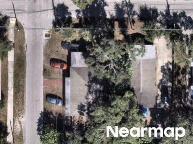 N 17th St