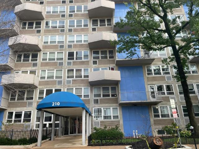 N 17th St Unit 608