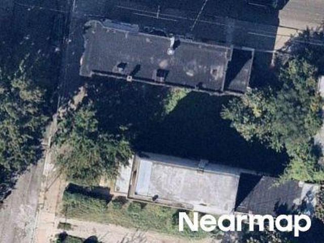 N 18th St