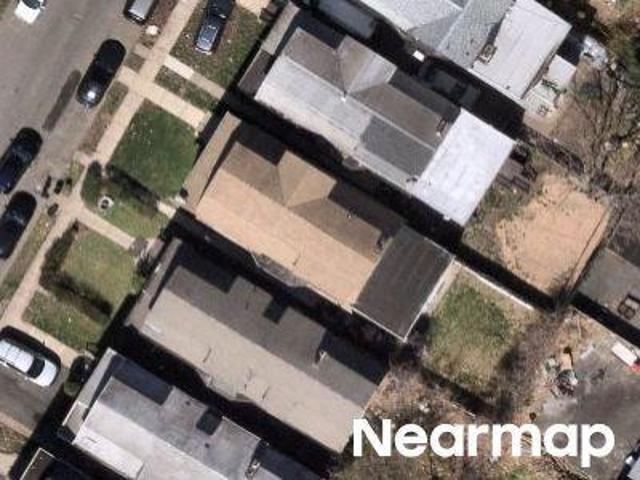 N 18th St