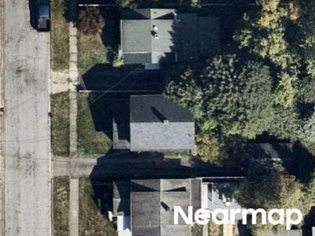N 18th St
