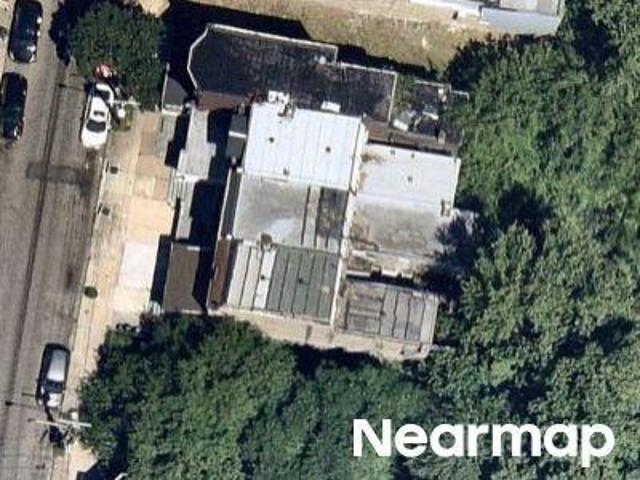 N 18th St