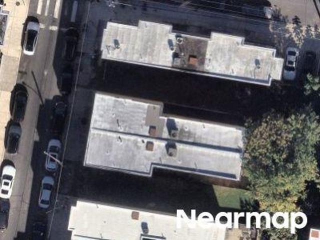 N 18th St