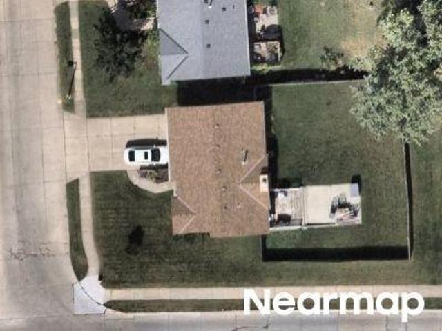N 109th St