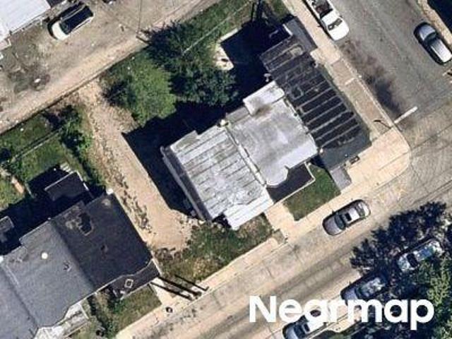N 10th St