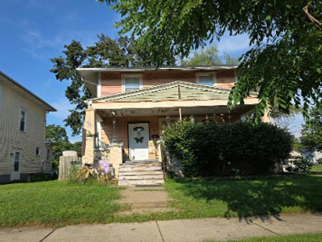 N 10th St