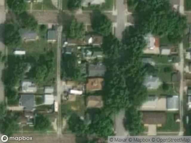 N 10th St