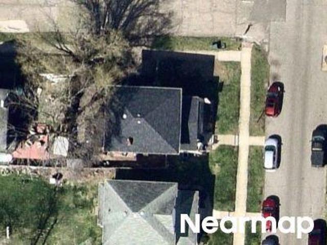N 10th St