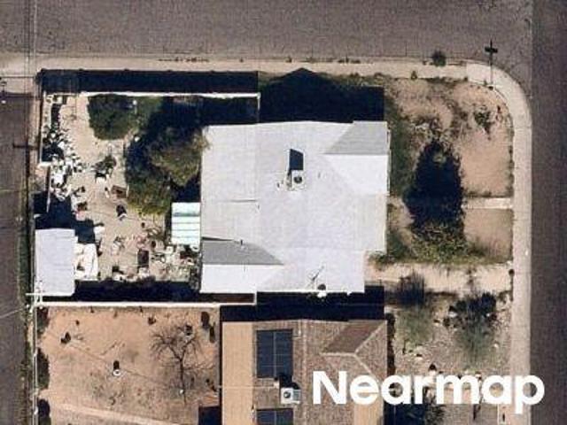 N 11th Ave