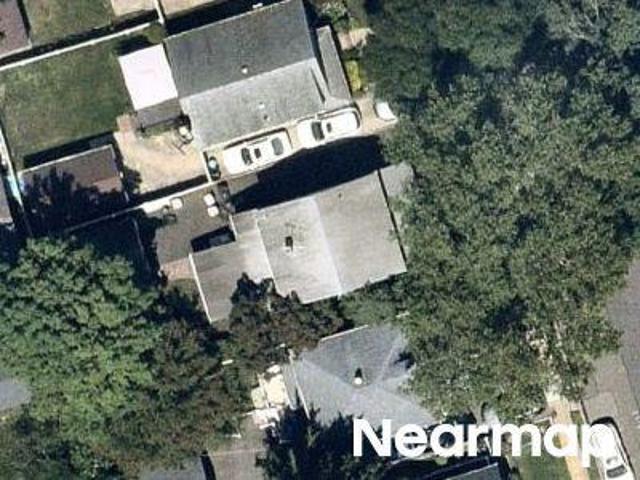 N 11th St