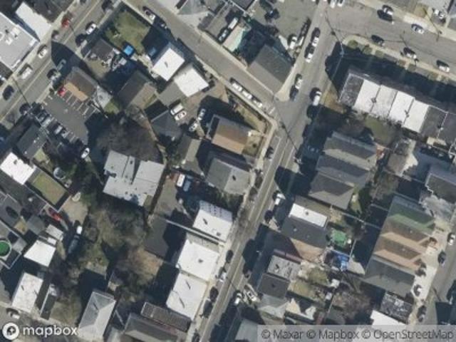 N 11th St