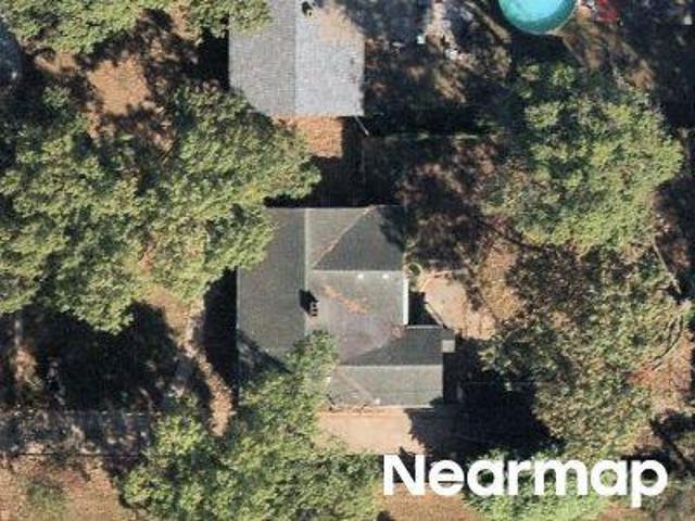 N 11th St