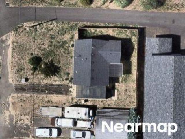 N 12th St