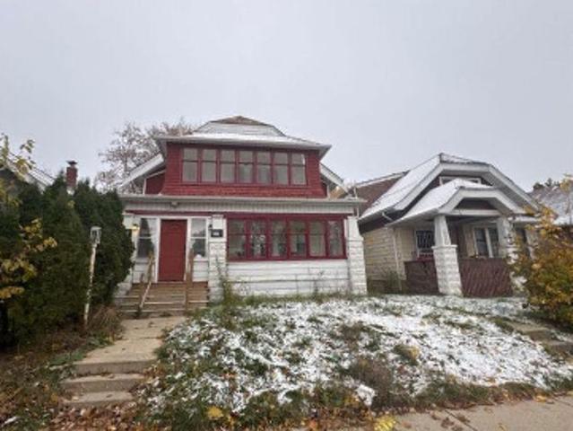 N 13th St