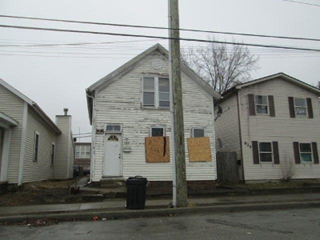 N 13th St