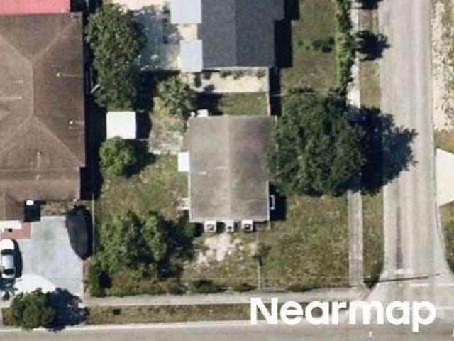 N 25th Ave