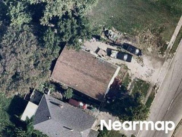 N 25th St