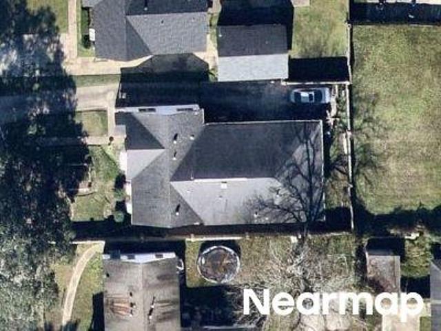 N 25th St
