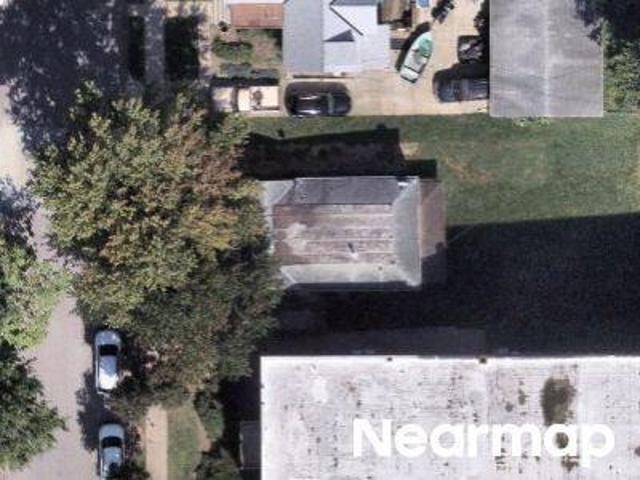 N 25th St