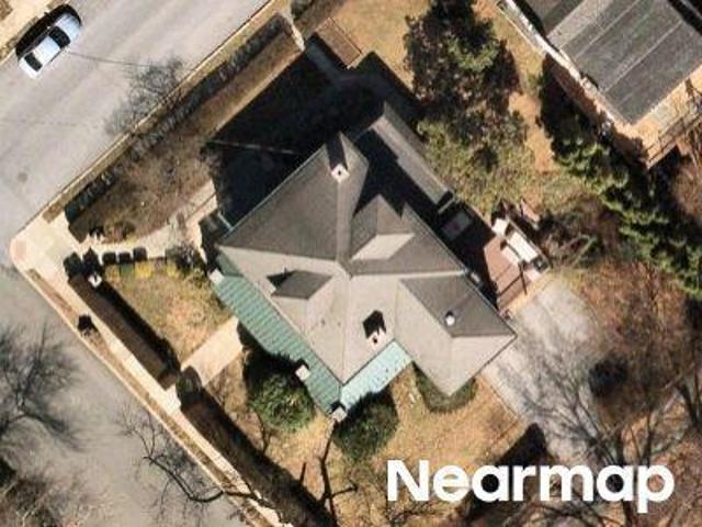 N 25th St