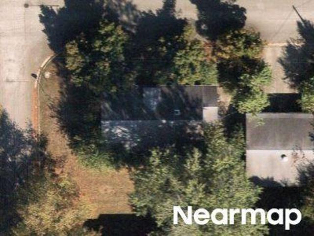 N 26th St